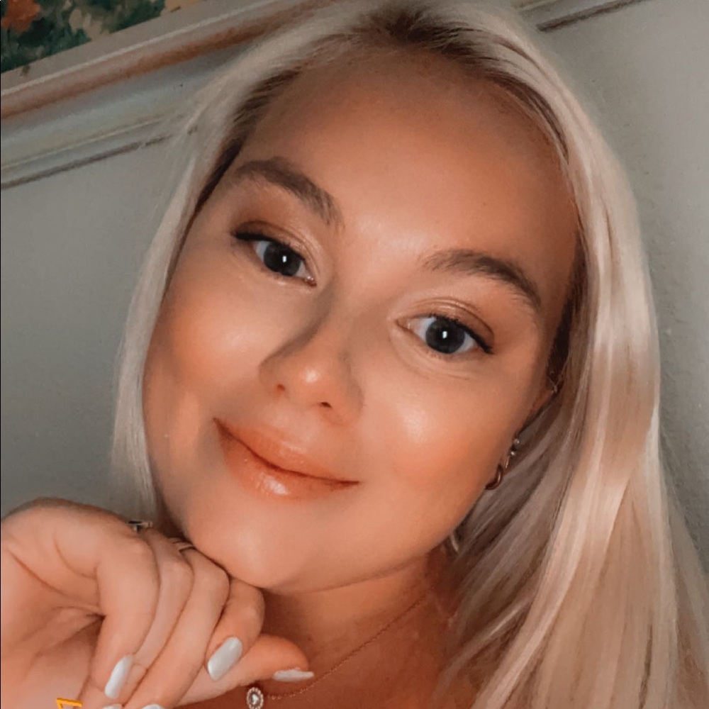 Meet your Posher, Lynsey